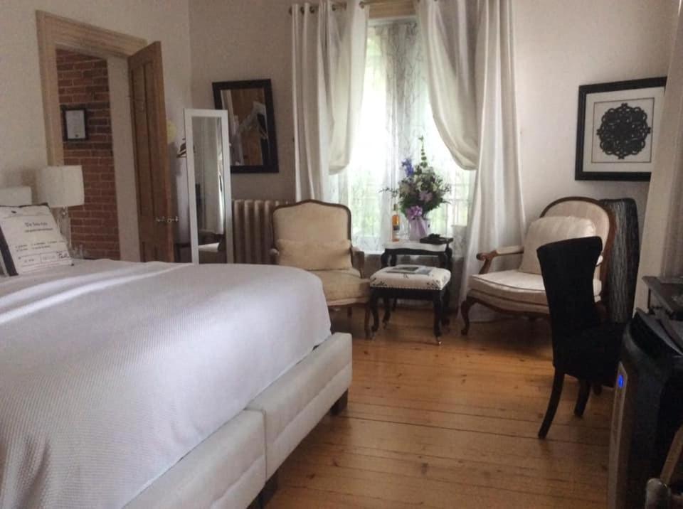 Ile De Garde B&B Sherbrooke Bagian luar foto
