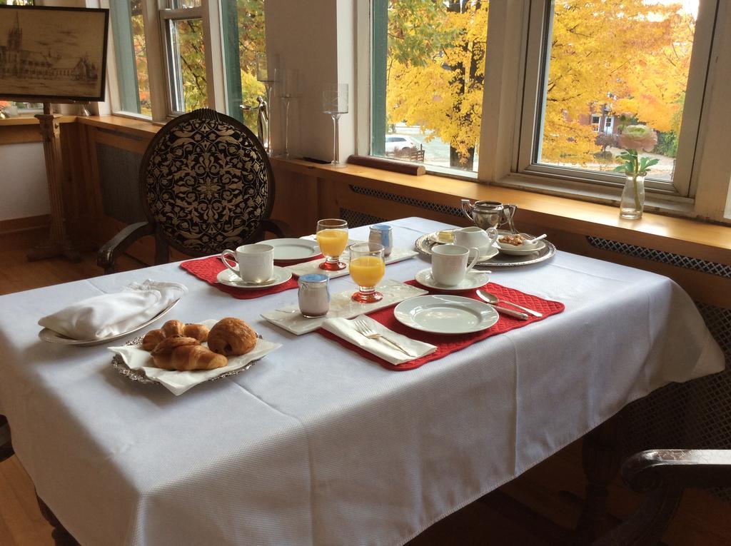 Ile De Garde B&B Sherbrooke Bagian luar foto